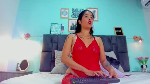 Snapshot of dulceaurora_ chatting on 02-25-25, 02:47 DULCE AURORA online show from 02-25-25, 02:47