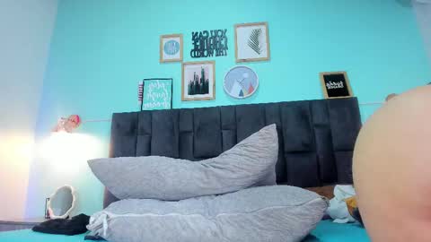 Snapshot of dulceaurora_ chatting on 02-26-25, 02:59 DULCE AURORA online show from 02-26-25, 02:59