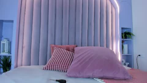 Snapshot of dulceaurora_ chatting on 07-15-26, 02:50 DULCE AURORA online show from 07-15-26, 02:50