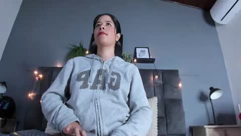 Snapshot of dulceaurora_ chatting on 07-19-26, 10:52 DULCE AURORA online show from 07-19-26, 10:52