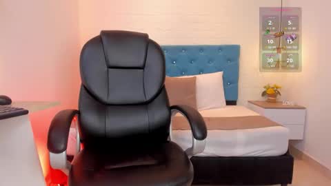 Snapshot of dulcebaker chatting on 10-11-25, 06:01 Dulce Baker online show from 10-11-25, 06:01