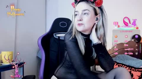 Sweetnina online show from 10-27-25, 08:57