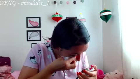 Snapshot of dulcemaria_alvarez22 chatting on 12-20-25, 08:38 Dulce online show from 12-20-25, 08:38