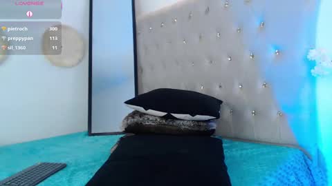 Snapshot of dulcey_ chatting on 09-19-25, 09:43 Dulcey online show from 09-19-25, 09:43