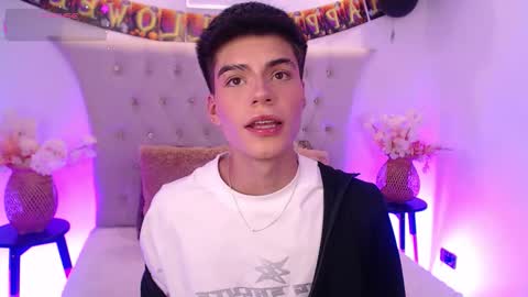 Snapshot of dulcey_ chatting on 10-19-25, 03:40 Dulcey online show from 10-19-25, 03:40