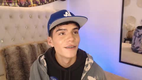 Snapshot of dulcey_ chatting on 10-27-25, 05:22 Dulcey online show from 10-27-25, 05:22