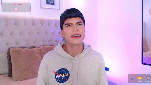 Snapshot of dulcey_ chatting on 11-19-25, 04:23 Dulcey online show from 11-19-25, 04:23