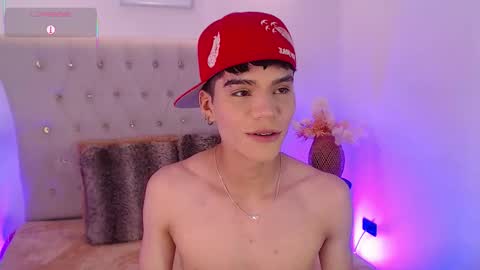 Snapshot of dulcey_ chatting on 11-22-25, 04:44 Dulcey online show from 11-22-25, 04:44