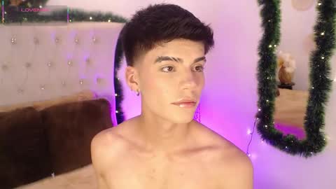 Dulcey online show from 12-18-25, 05:02