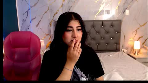 Abril Cruz online show from 10-04-25, 10:08