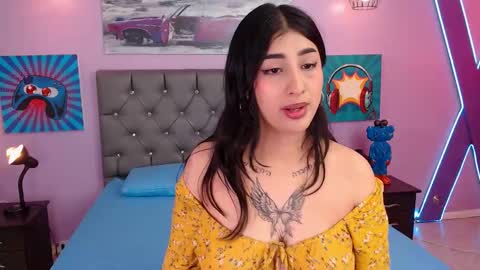 Abril Cruz online show from 10-15-25, 03:06