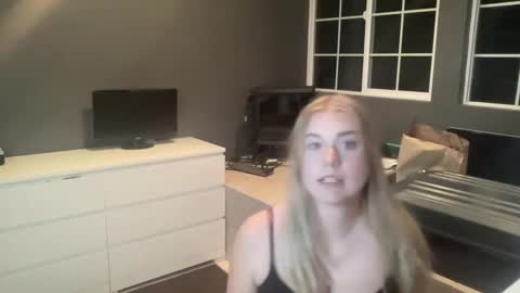 dumbblondexoxo online show from 12-12-24, 06:47