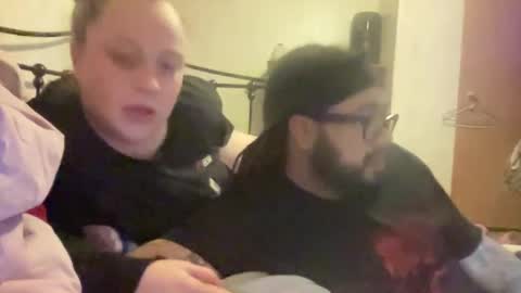 dumptrucksnfrontbutts online show from 04-15-26, 01:18
