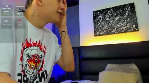 Snapshot of duolust chatting on 10-25-25, 12:13 Thomas and Noah online show from 10-25-25, 12:13