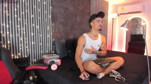 Duriel online show from 01-04-25, 12:27