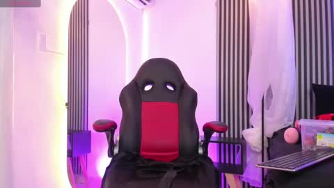 Duriel online show from 02-11-25, 12:27