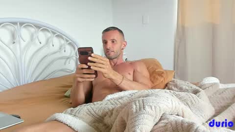 Durio online show from 04-11-26, 01:04