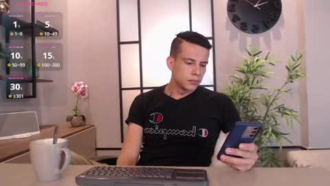 Dustin Sonne online show from 01-23-25, 03:48