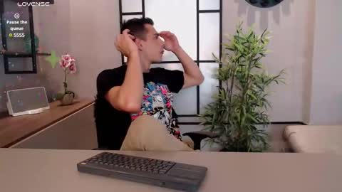 Dustin Sonne online show from 02-05-25, 03:23