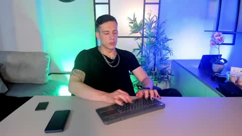 Dustin Sonne online show from 04-03-26, 03:37