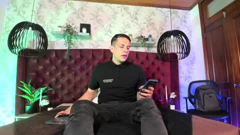 Dustin Sonne online show from 04-05-26, 03:36