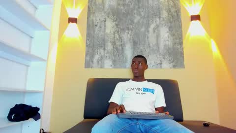 Snapshot of dustin_tayson chatting on 12-16-25, 12:10 DUSTIN online show from 12-16-25, 12:10