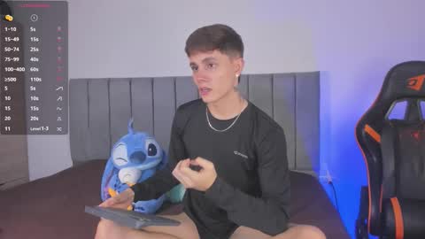 Snapshot of dustinlevine chatting on 01-09-26, 01:19 Dustin Levy online show from 01-09-26, 01:19