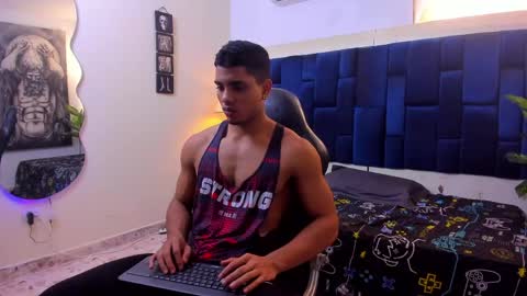 Snapshot of dustyn__michelle chatting on 05-23-26, 02:32 DUSTYN MICHELLE online show from 05-23-26, 02:32