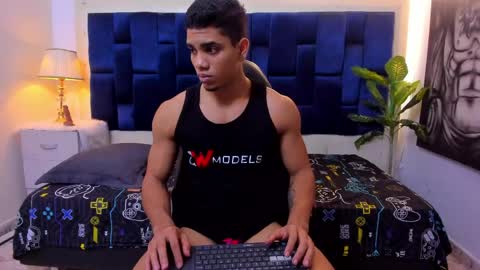 Snapshot of dustyn__michelle chatting on 05-28-26, 01:41 DUSTYN MICHELLE online show from 05-28-26, 01:41
