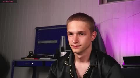 Dustyn online show from 09-24-25, 04:43