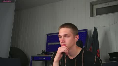 Dustyn online show from 09-29-25, 04:23