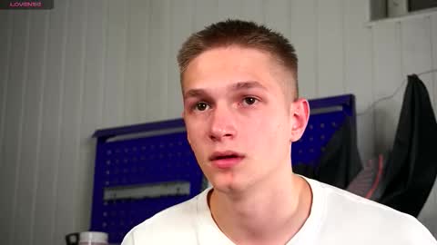 Dustyn online show from 10-22-25, 05:02