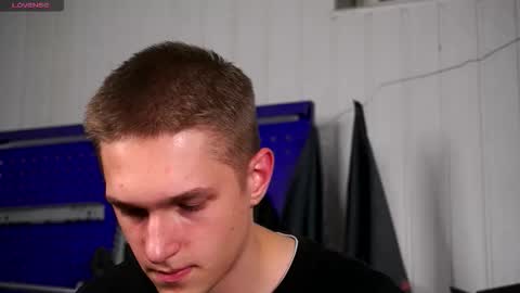 Dustyn online show from 11-01-25, 03:36