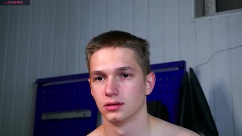 Dustyn online show from 11-06-25, 03:46