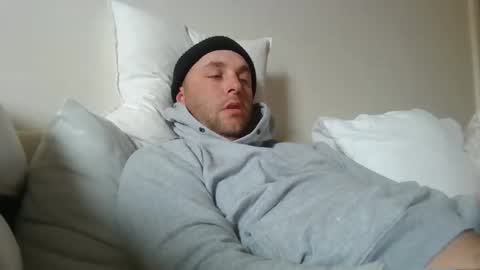 Snapshot of dustyroy09 chatting on 09-23-25, 02:14 dustyroy09 online show from 09-23-25, 02:14