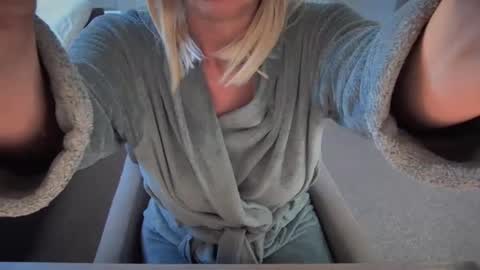 Ambertje040 online show from 03-05-25, 08:21