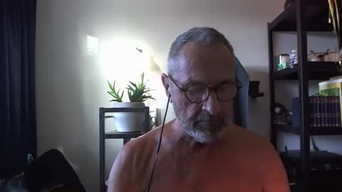 Snapshot of dutchpear chatting on 11-30-25, 09:24 DutchPear online show from 11-30-25, 09:24