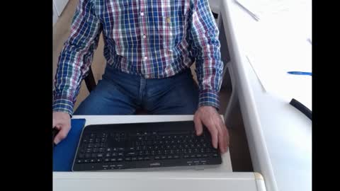 Snapshot of dutchpornking2 chatting on 01-27-25, 10:06 dutchpornking2 online show from 01-27-25, 10:06