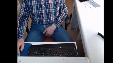 Snapshot of dutchpornking2 chatting on 03-06-25, 03:02 dutchpornking2 online show from 03-06-25, 03:02