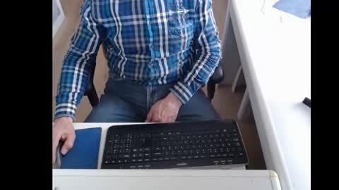 Snapshot of dutchpornking2 chatting on 03-09-25, 08:40 dutchpornking2 online show from 03-09-25, 08:40