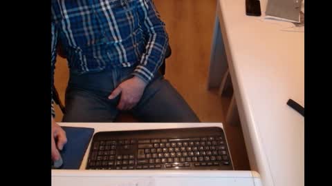 Snapshot of dutchpornking2 chatting on 03-10-25, 06:45 dutchpornking2 online show from 03-10-25, 06:45