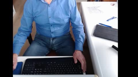 Snapshot of dutchpornking2 chatting on 10-28-25, 07:45 dutchpornking2 online show from 10-28-25, 07:45