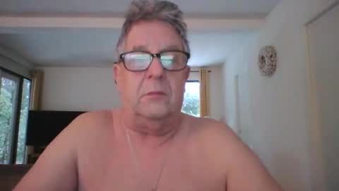 Snapshot of dutchsmooth chatting on 01-09-26, 08:17 dutchsmooth online show from 01-09-26, 08:17