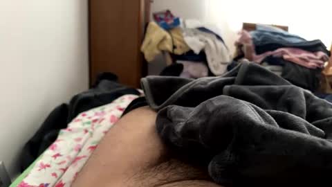 Snapshot of dv0075 chatting on 12-15-25, 12:09 dv0075 online show from 12-15-25, 12:09