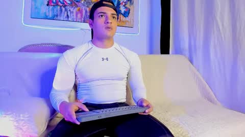 dwayne_esteven10 online show from 02-07-26, 11:52