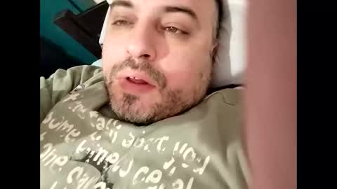 Snapshot of dwizziz chatting on 02-17-26, 01:46 Ivan online show from 02-17-26, 01:46