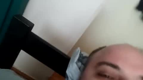 Snapshot of dwizziz chatting on 03-10-26, 06:40 Ivan online show from 03-10-26, 06:40