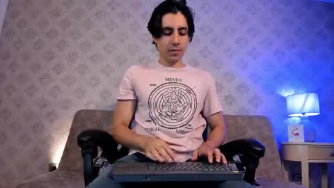 Snapshot of dylan_cross_ chatting on 09-23-25, 11:13 Dylan online show from 09-23-25, 11:13