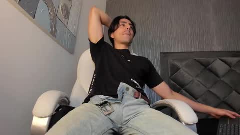 Snapshot of dylan_cross_ chatting on 09-26-25, 11:14 Dylan online show from 09-26-25, 11:14