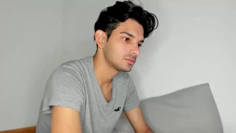 Dylan online show from 12-04-25, 05:32